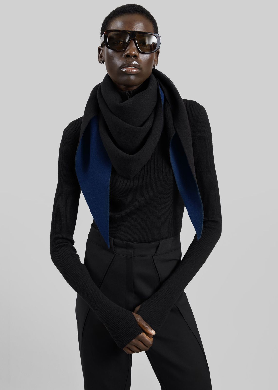 Nella Reversible Scarf - Black/Blue