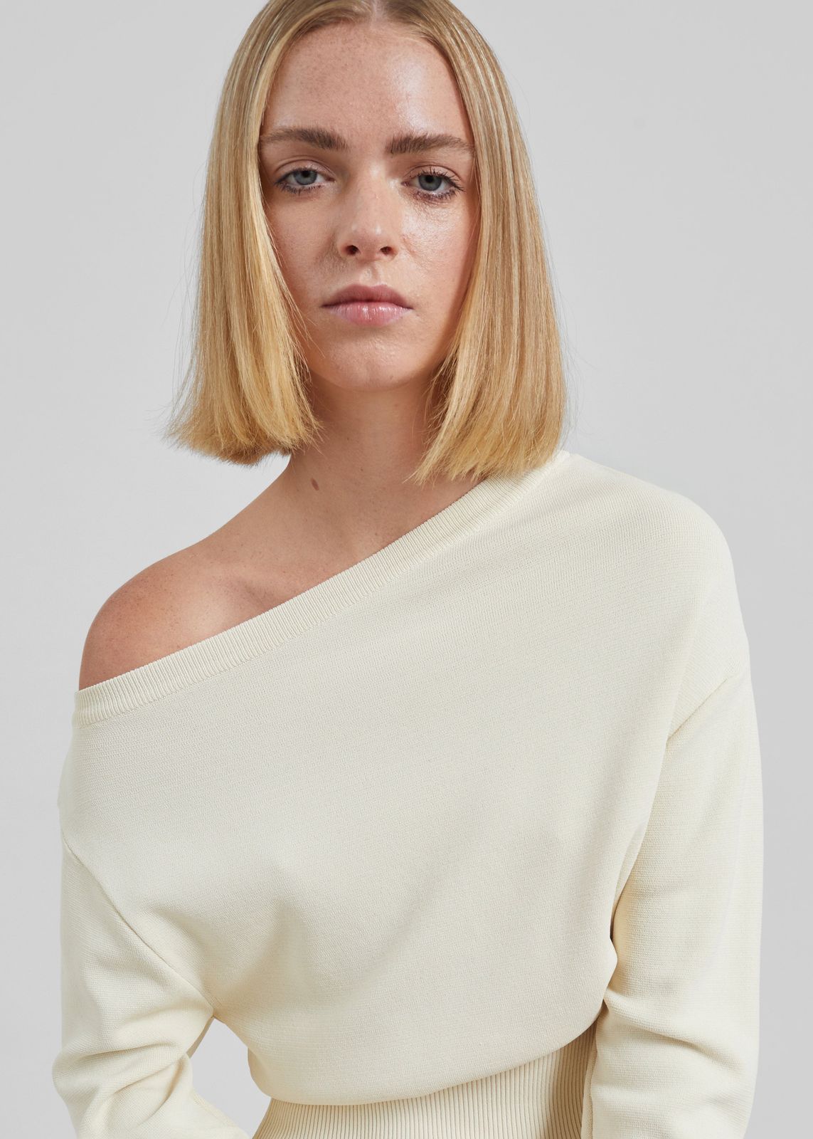 Lessay Asymmetric Knit Pullover - Cream