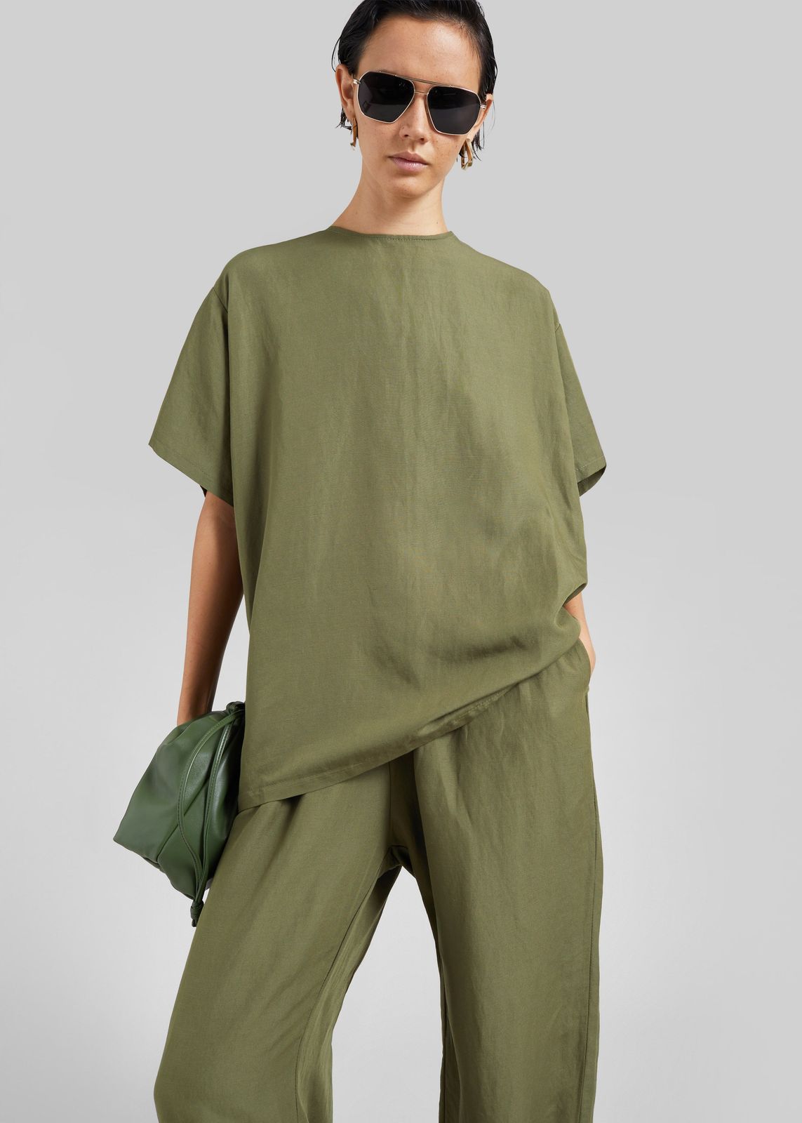 Morat Linen Back Button Top - Olive