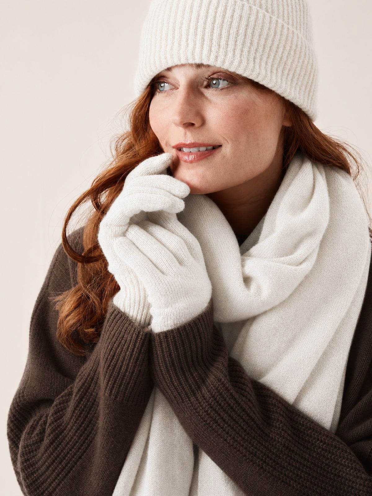 Cashmere Glove In Snow White