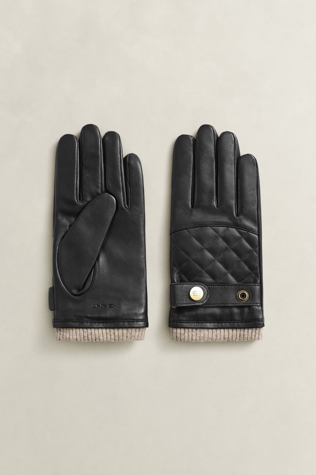 Quilted Lambskin Gloves - BLACK