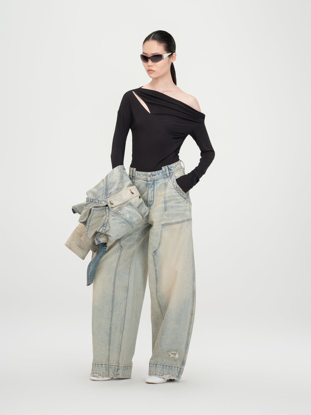 BLACK ONE-SHOULDER BASE TOP