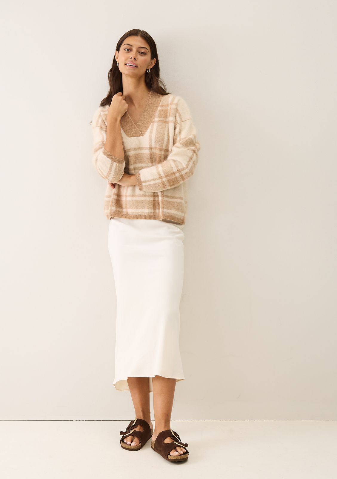 Brushed Checked Sweater In Porcelaine White & Woodcarving Brown