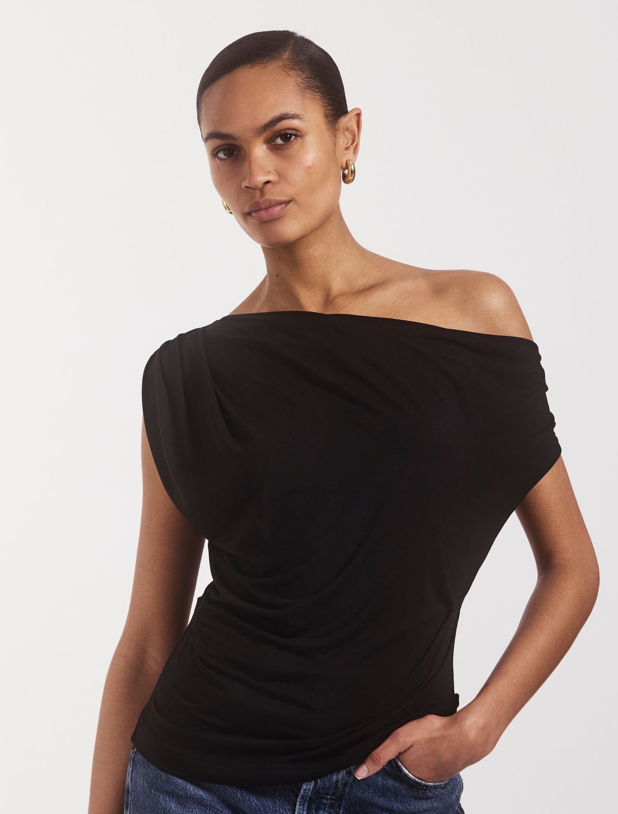Tanz Draped Top In Black