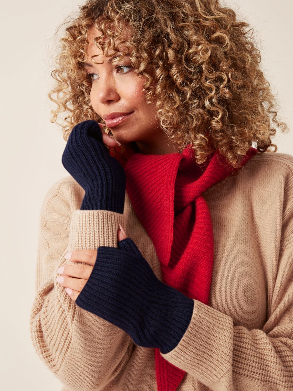 Cashmere Mitt in Midnight Blue