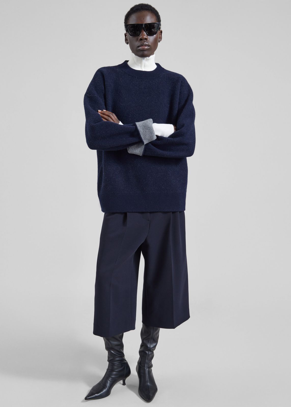 Gio Wool Pleated Bermuda Shorts - Navy