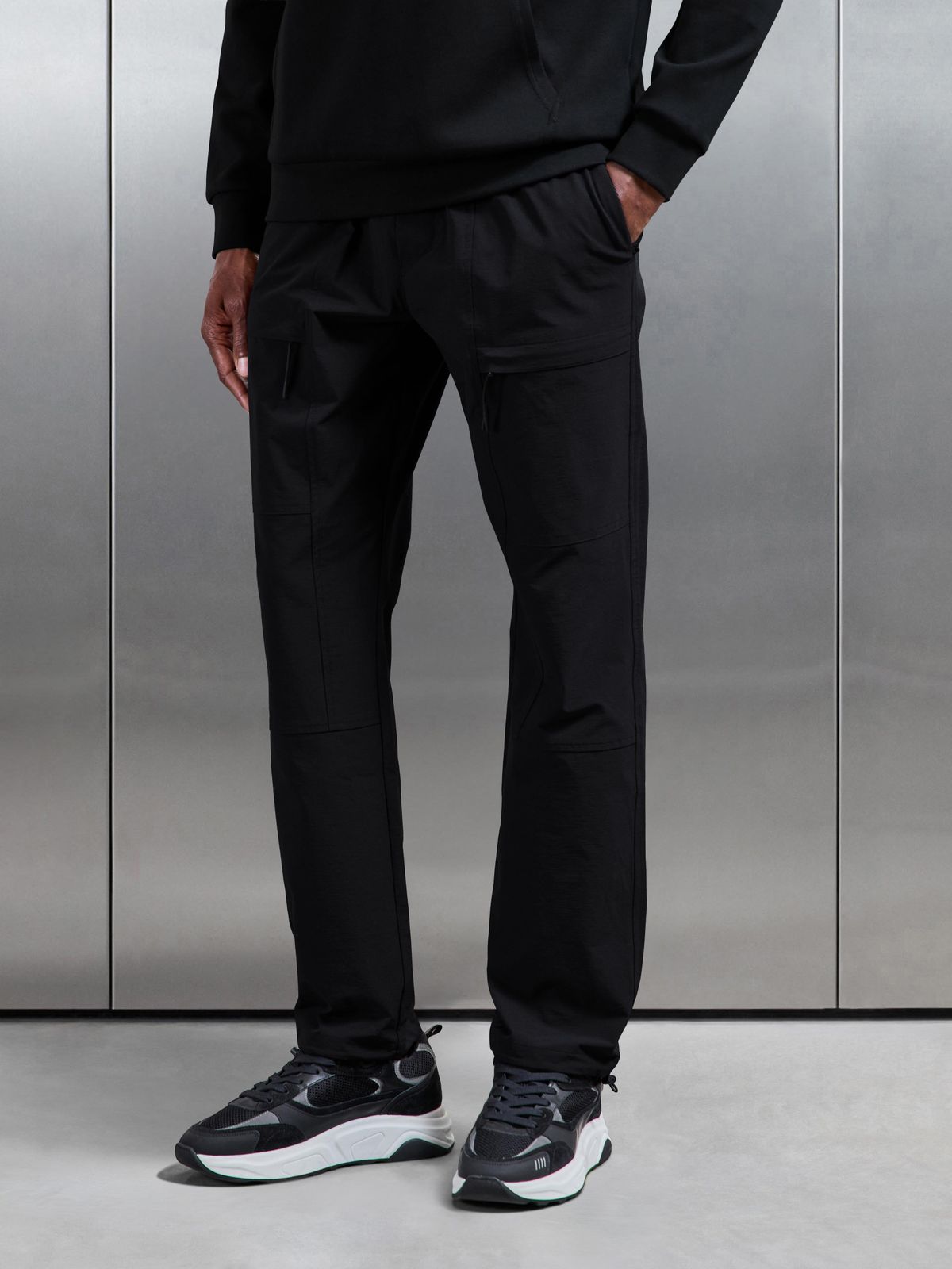 Front Pocket Technical Cargo Pant in Black
