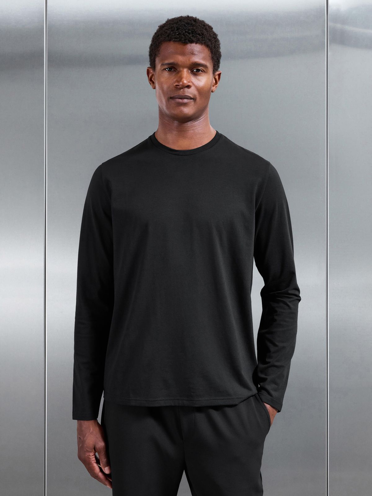 Essential Cotton Stretch Long Sleeve Slim T-Shirt in Black