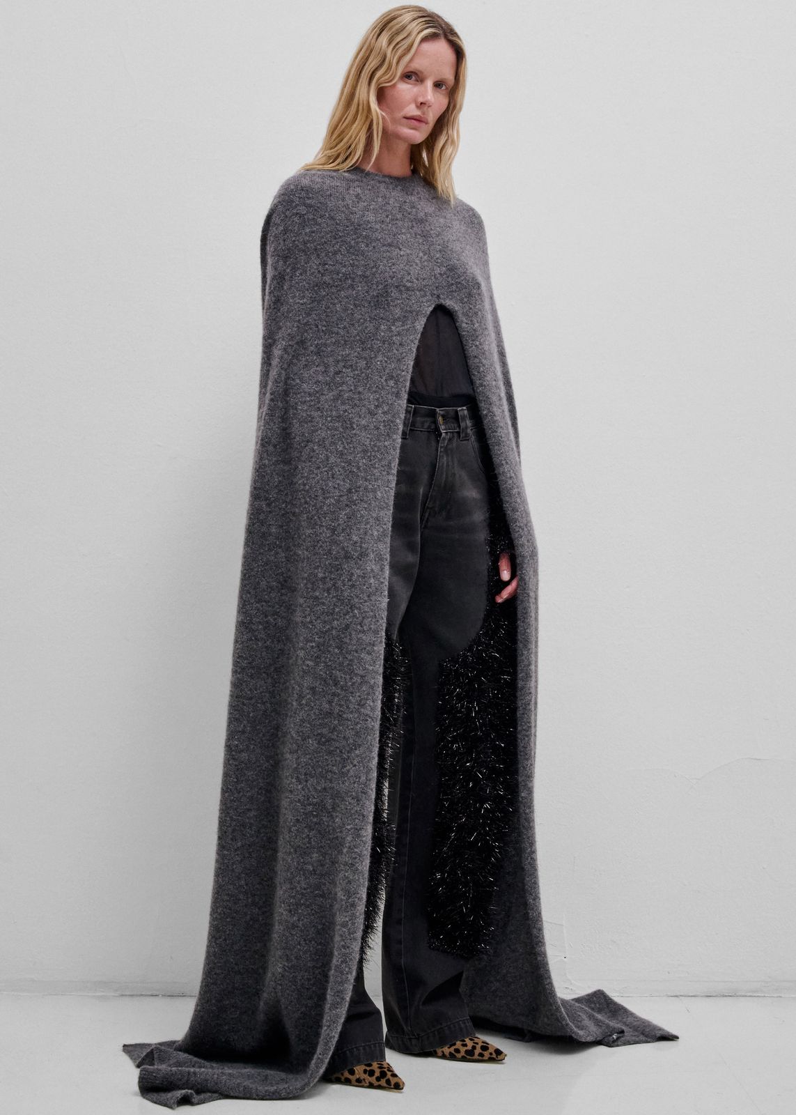 Darkpark Long Knit Hole Scarf - Grey